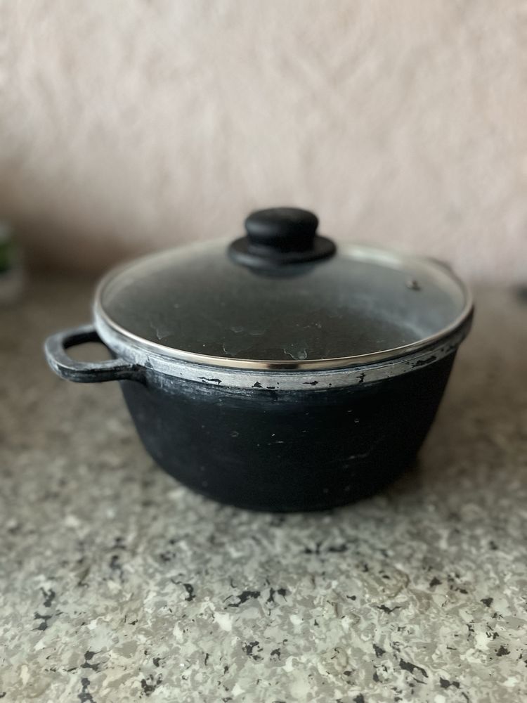 Казаны, кастрюли, сковородки