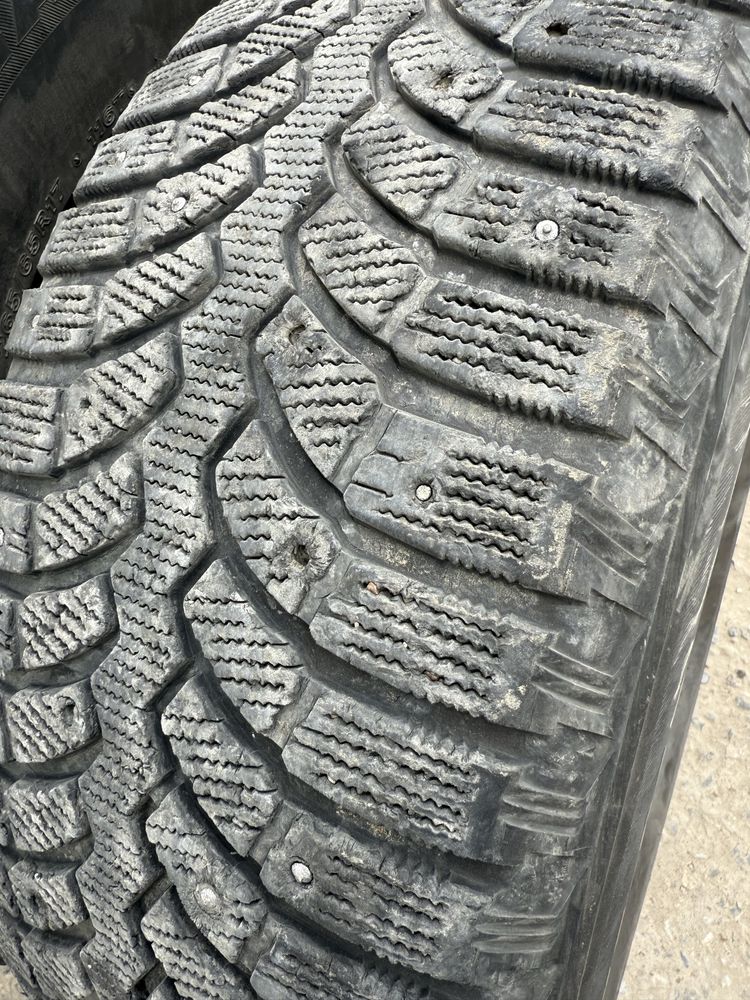 Шины зимние шипованные 265/65R17