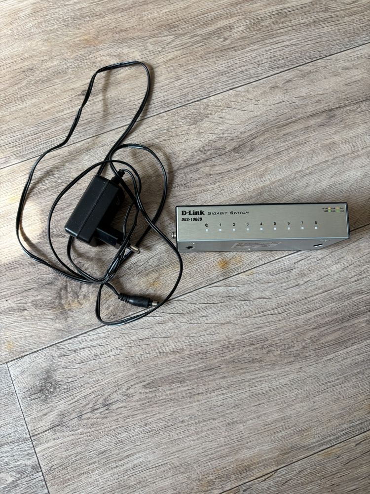D-Link Коммутатор DGS-1008D