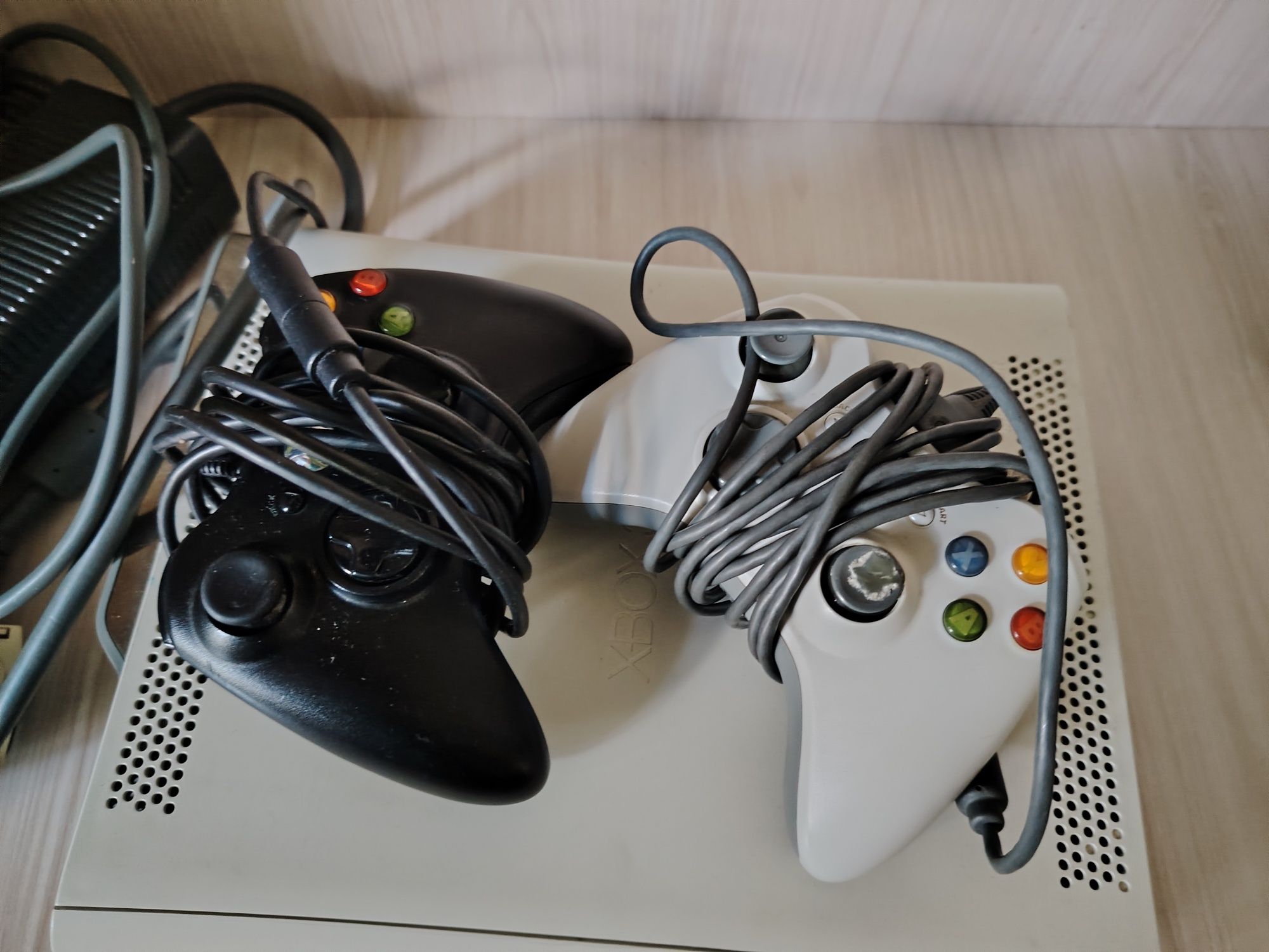 Срочно продам хbox 360
