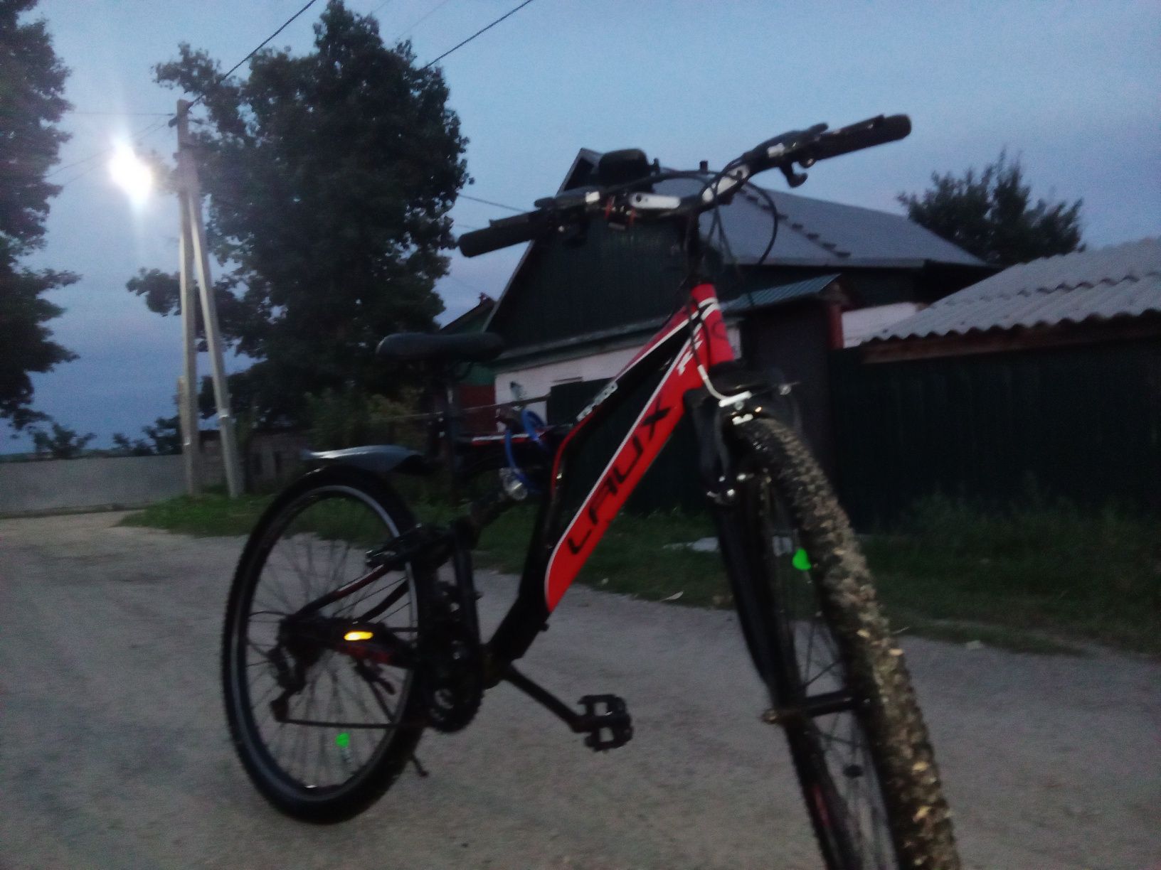 Продам велосипед Laux rs 600.