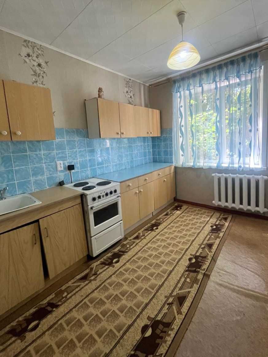 Продаю 1 ком. на 2 этаже. Кухня большая 9 кв. м Юго- Восток, Степной 3