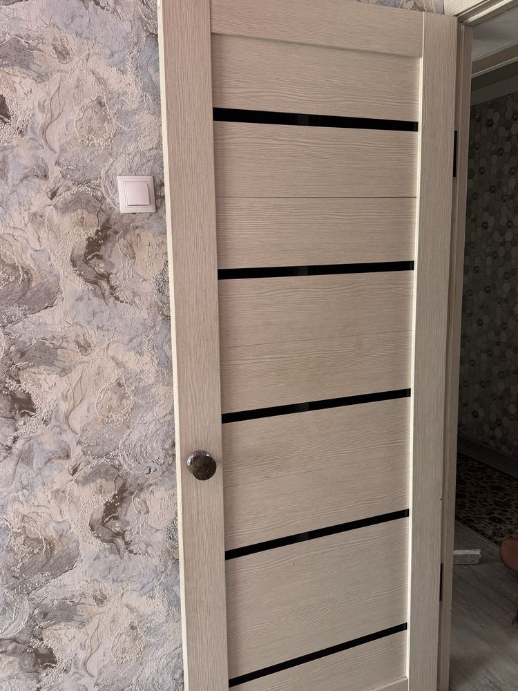 Продается дверь на 80 см