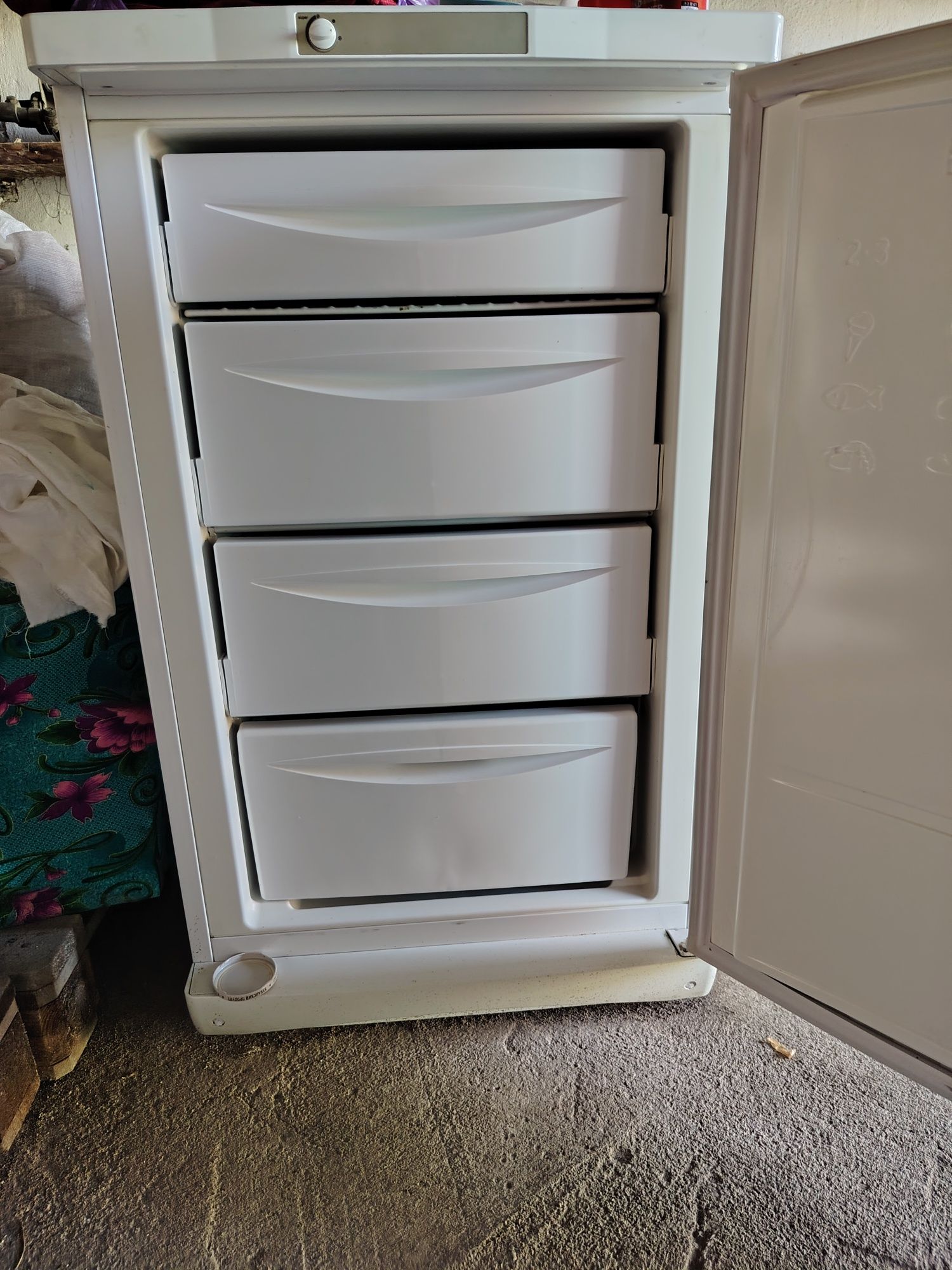 Морозильник Indesit