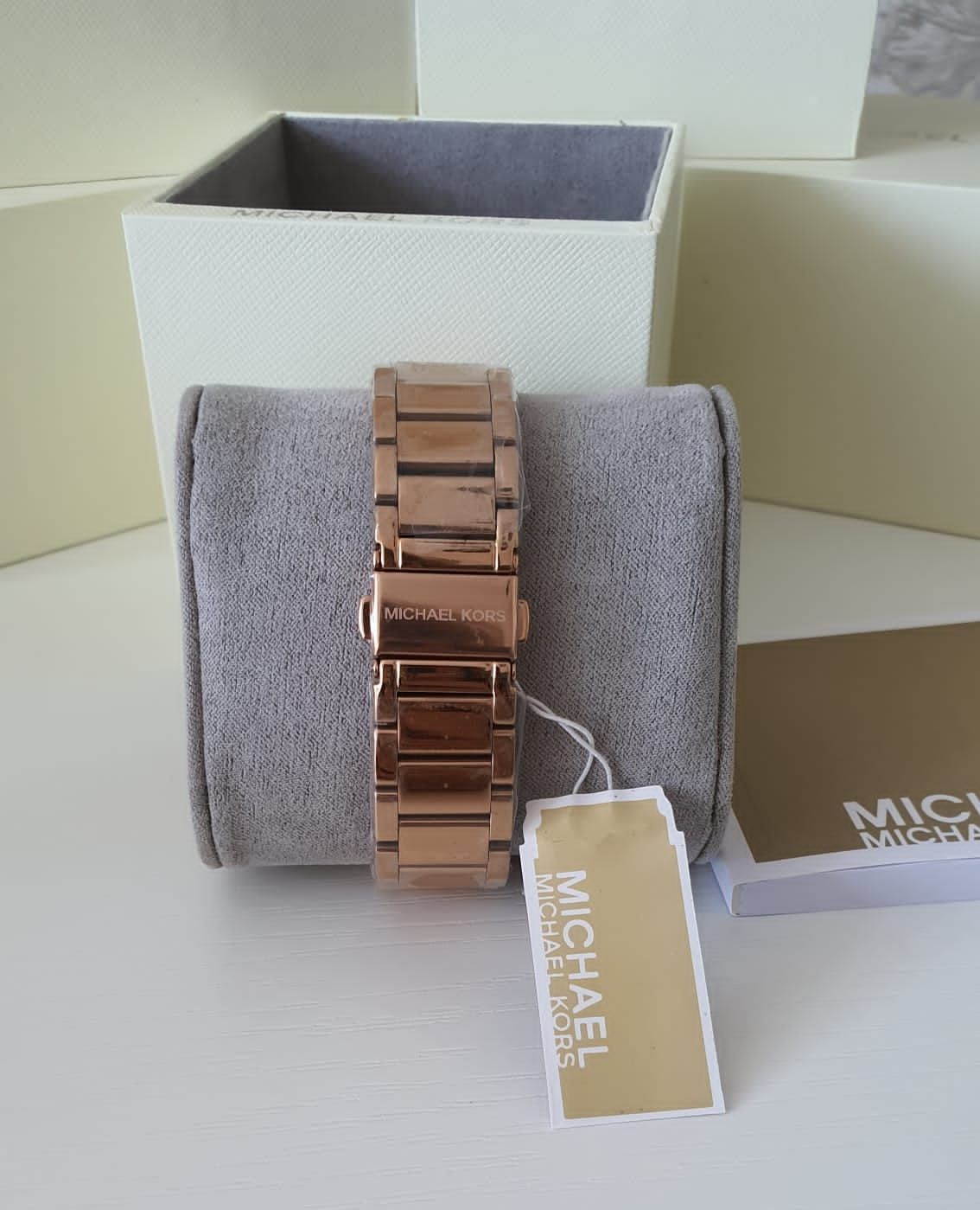 Продам Женские часы MK