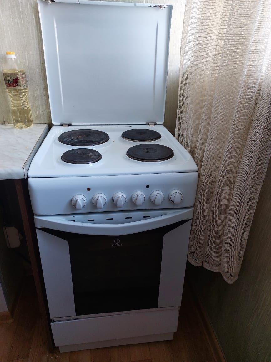 Газовый плита в хорошем состоянии