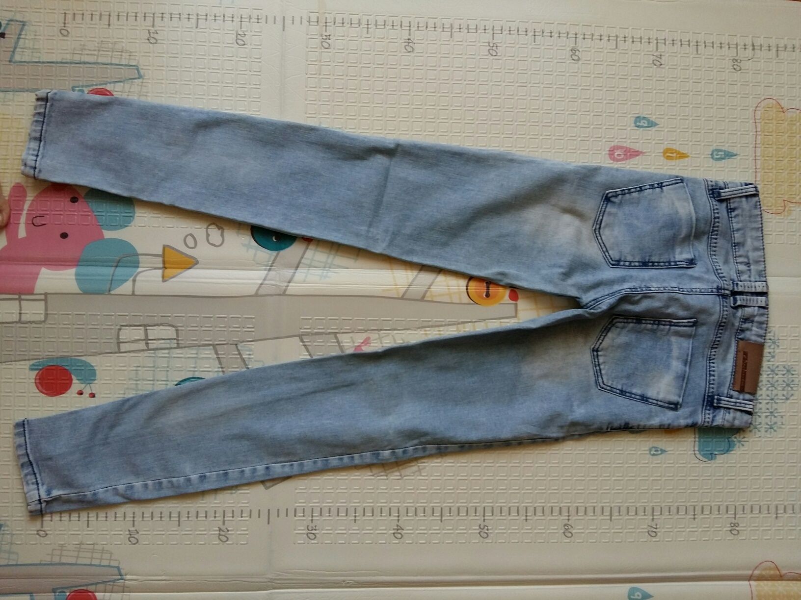 Джинсы Stradivarius фирменные