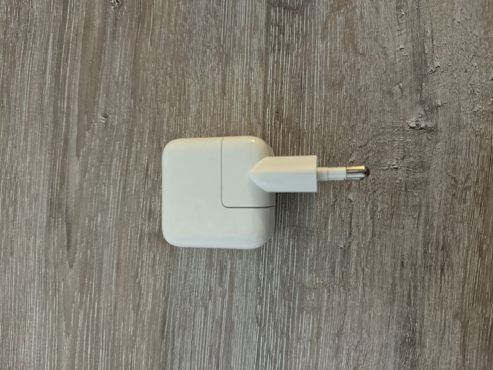 Оригинальная зарядка Apple