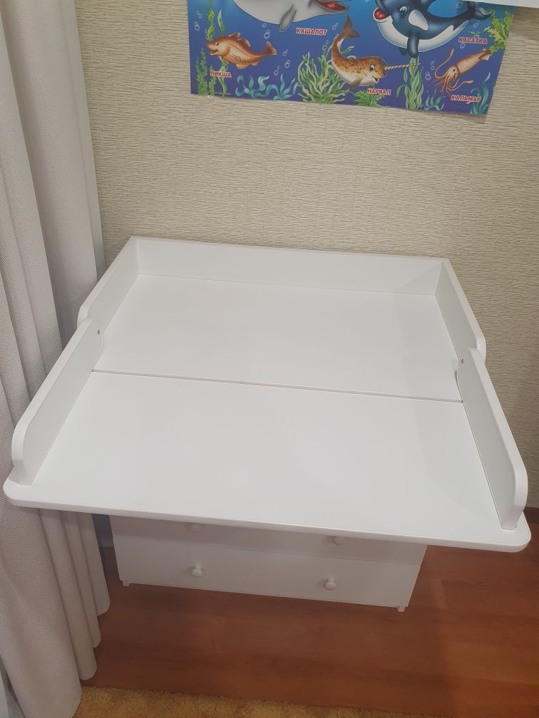 Продам комплект 3 в 1: детскую кроватку с комодом и нижним ящиком