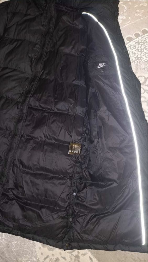 Пуховик новый Nike продаем