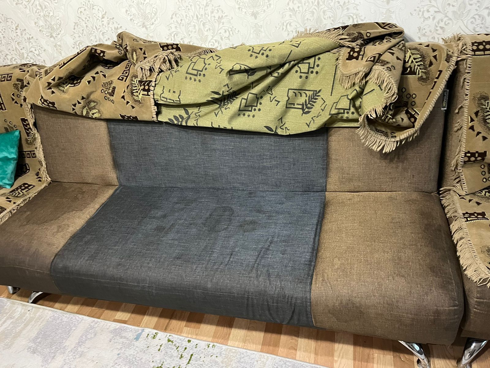 Продам диван и два кресла