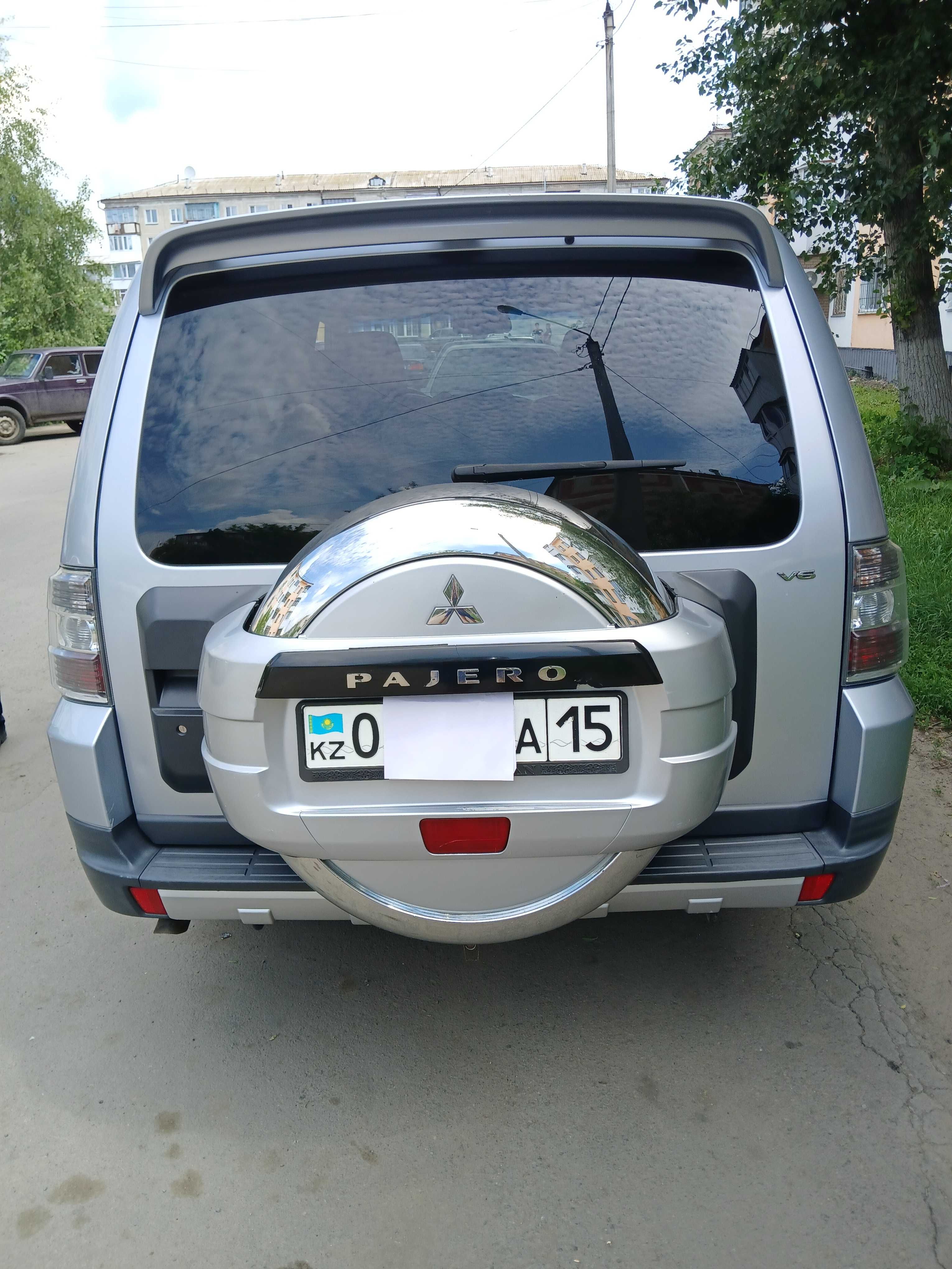 продам mitsubishi  Pajero 4