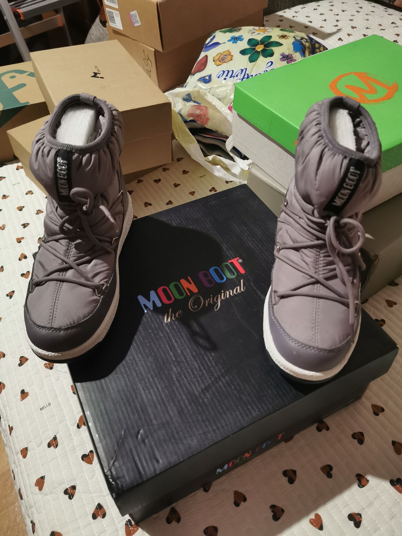 Продам детские зимние ботинки
