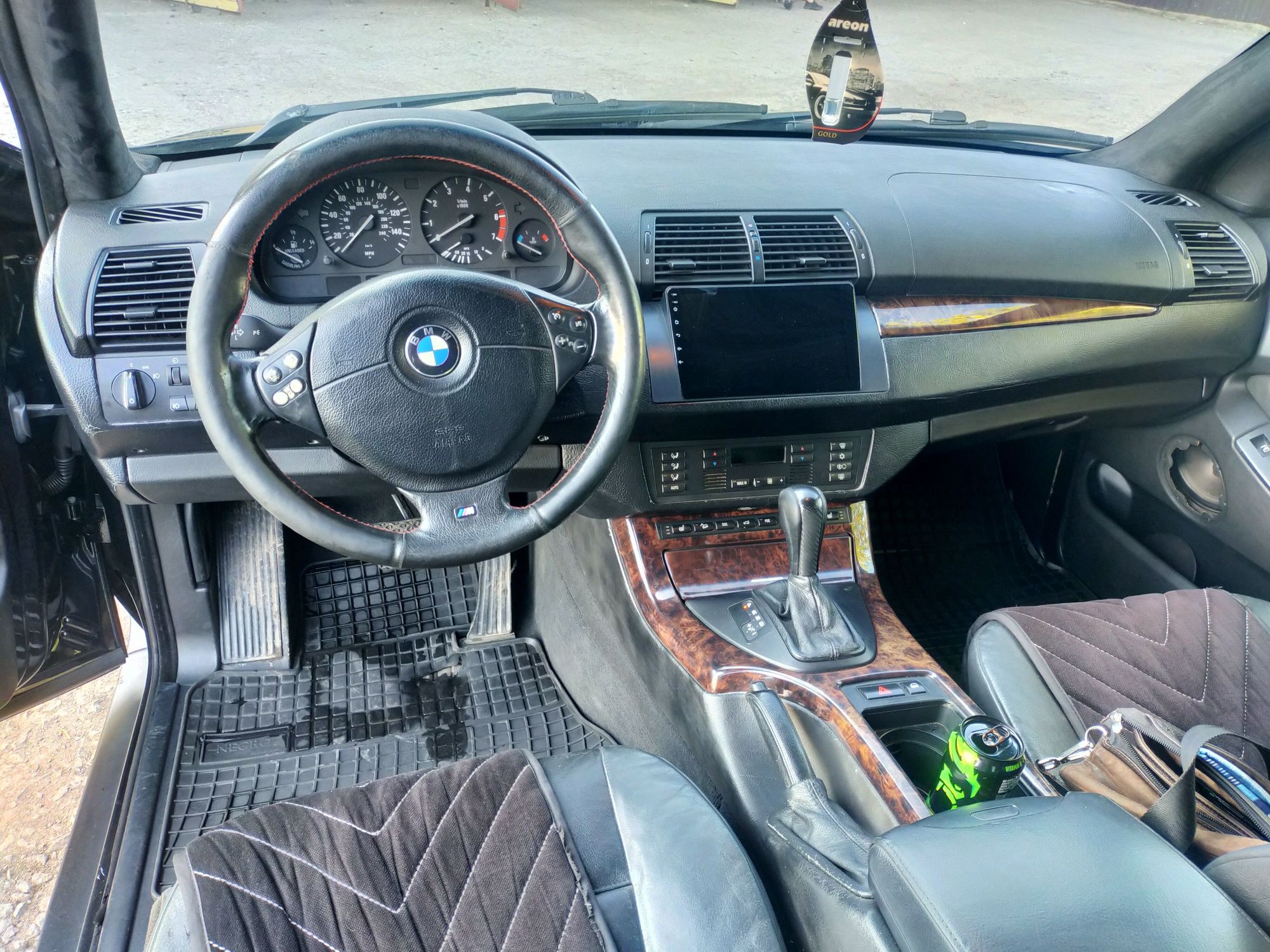 Продам BMW X5 объём 3.0 литра автомат в хорошем состоянии