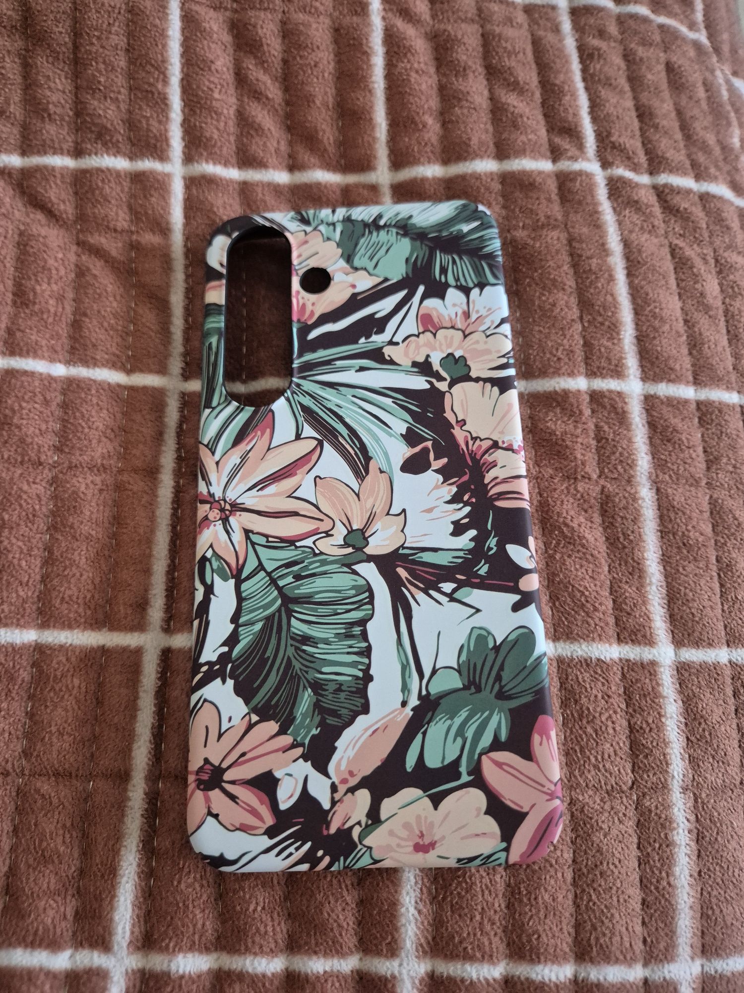 Продам чехол на самсунг с 24