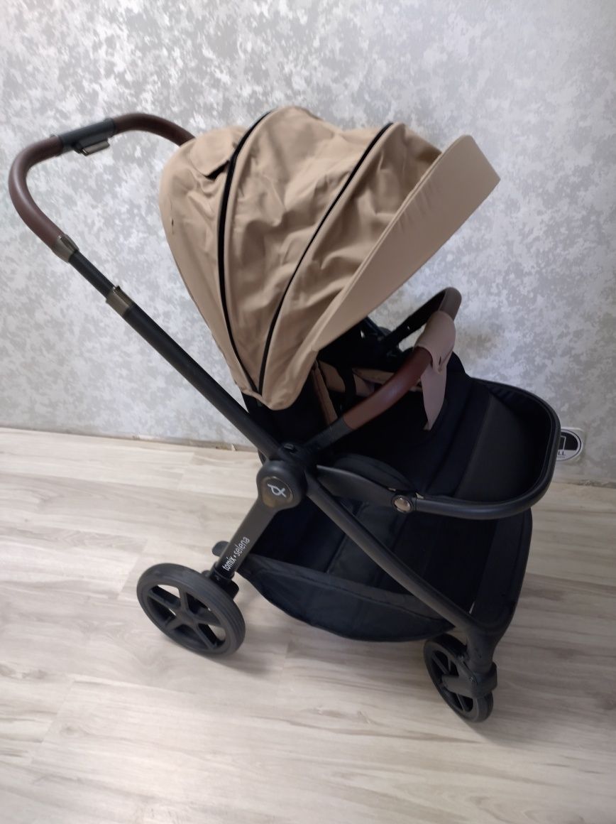 Продам коляску Tomix Selena 3 в 1.