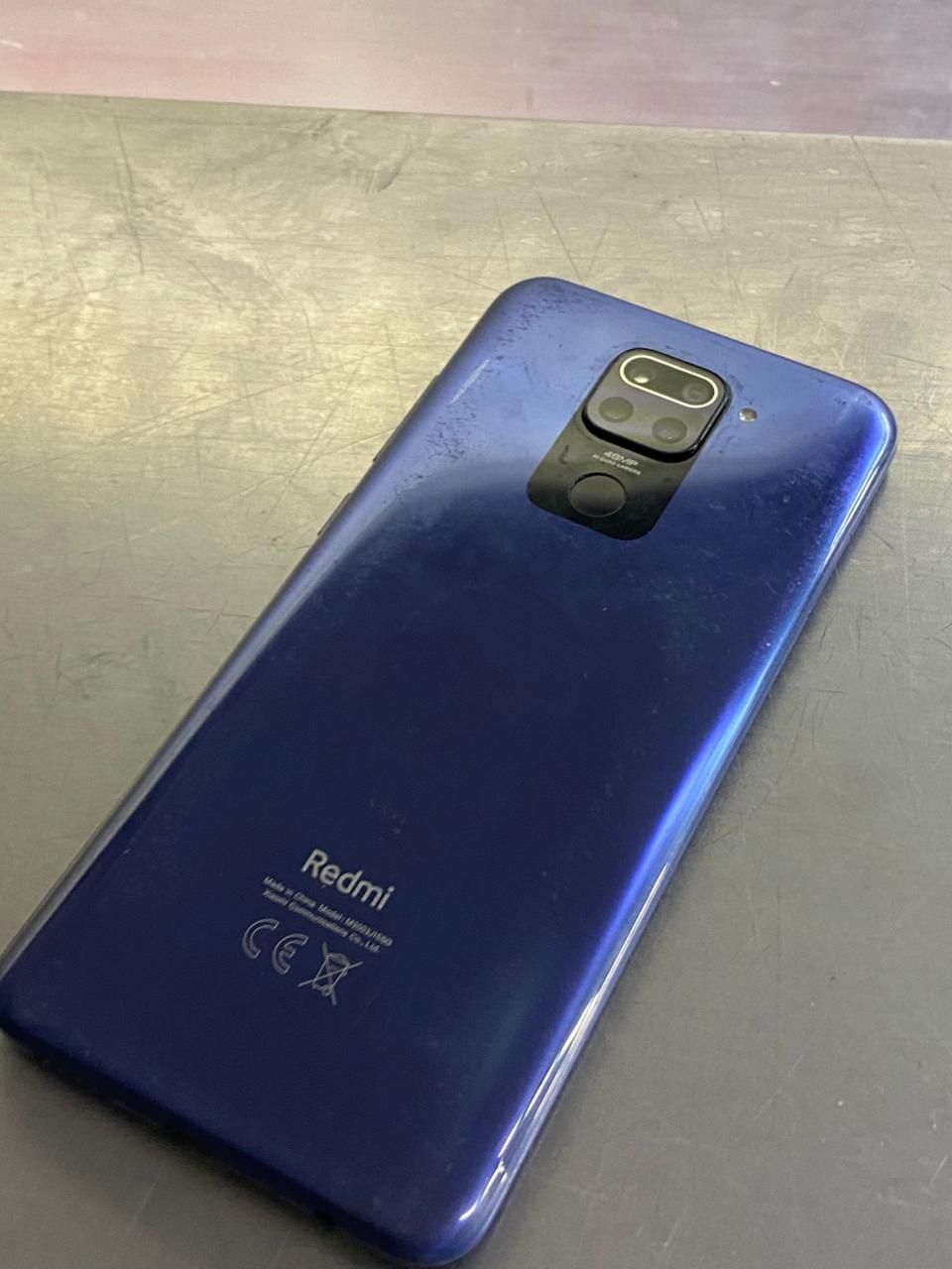 Продам Redmi note 9 128gb История чистый 
Комплект Зарядка коробка нет