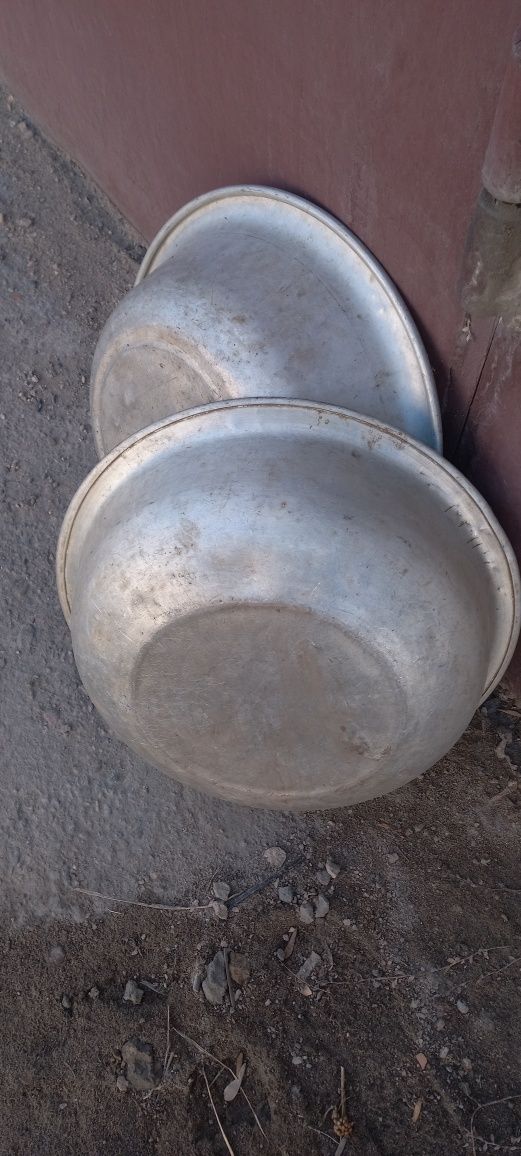 ПРОДАМ  садовый инвентарь - лопата, грабли