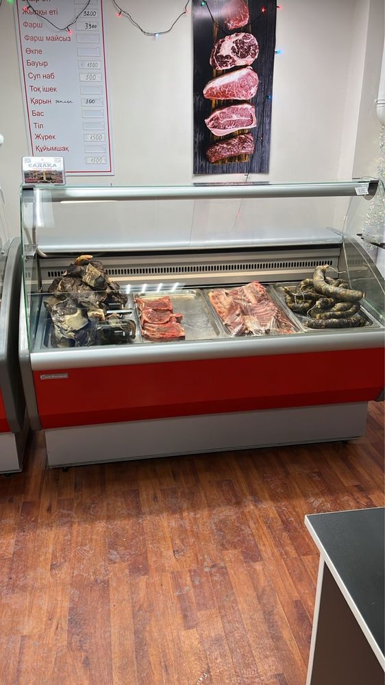 Продам ветринный холодильник.