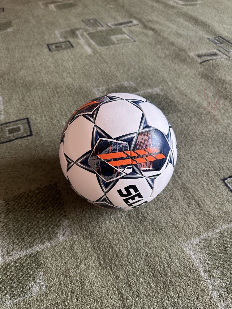 Мяч SELECT Futsal Master Grain v22 FIFA Basic для футбола размер 4