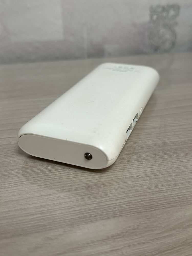 Продам пауэрбанк Demaco