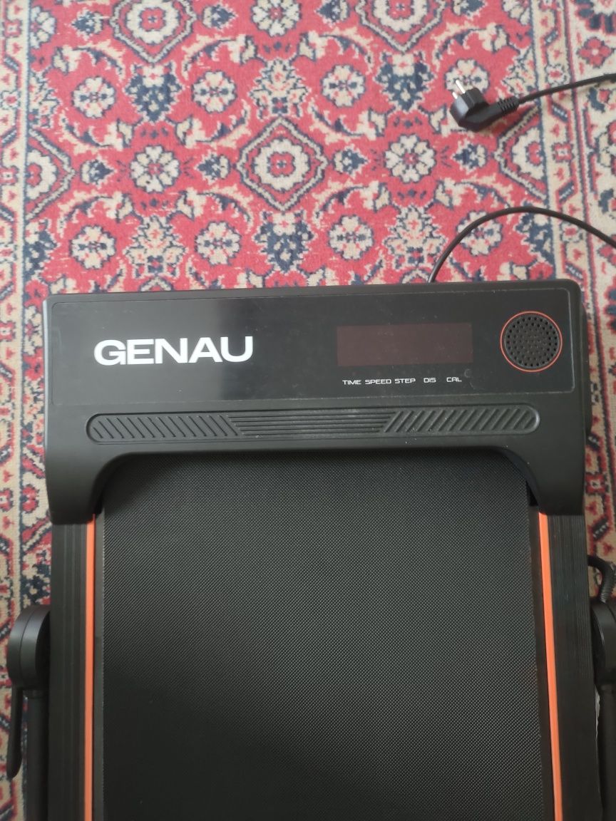 Продам Беговую Дорожку Genau