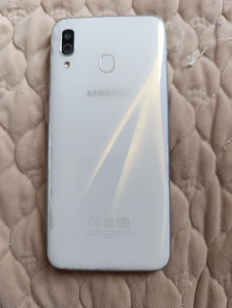 Samsung galaxy a30 в хорошем состоянии
