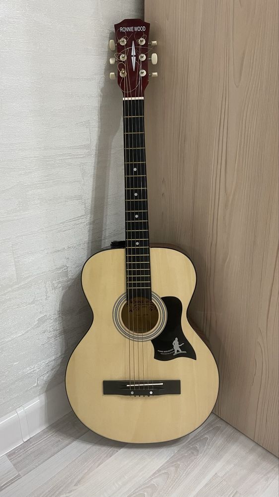ДВЕ! б/у гитары Ronnie Wood AG38