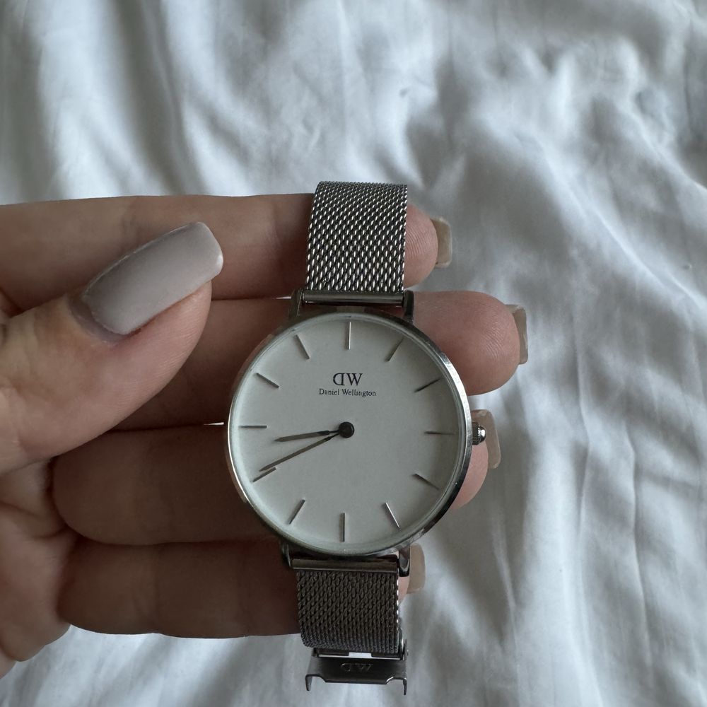 Часы Daniel Wellington (серебро)