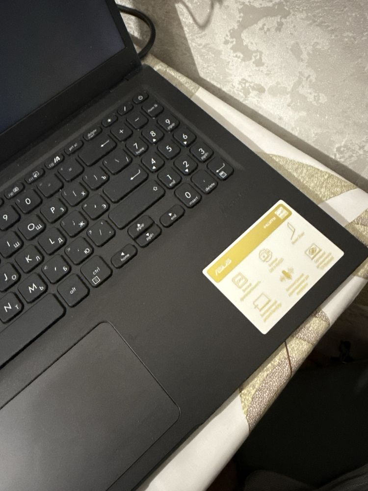 ASUS Vivobook K513EA почти не пользовался