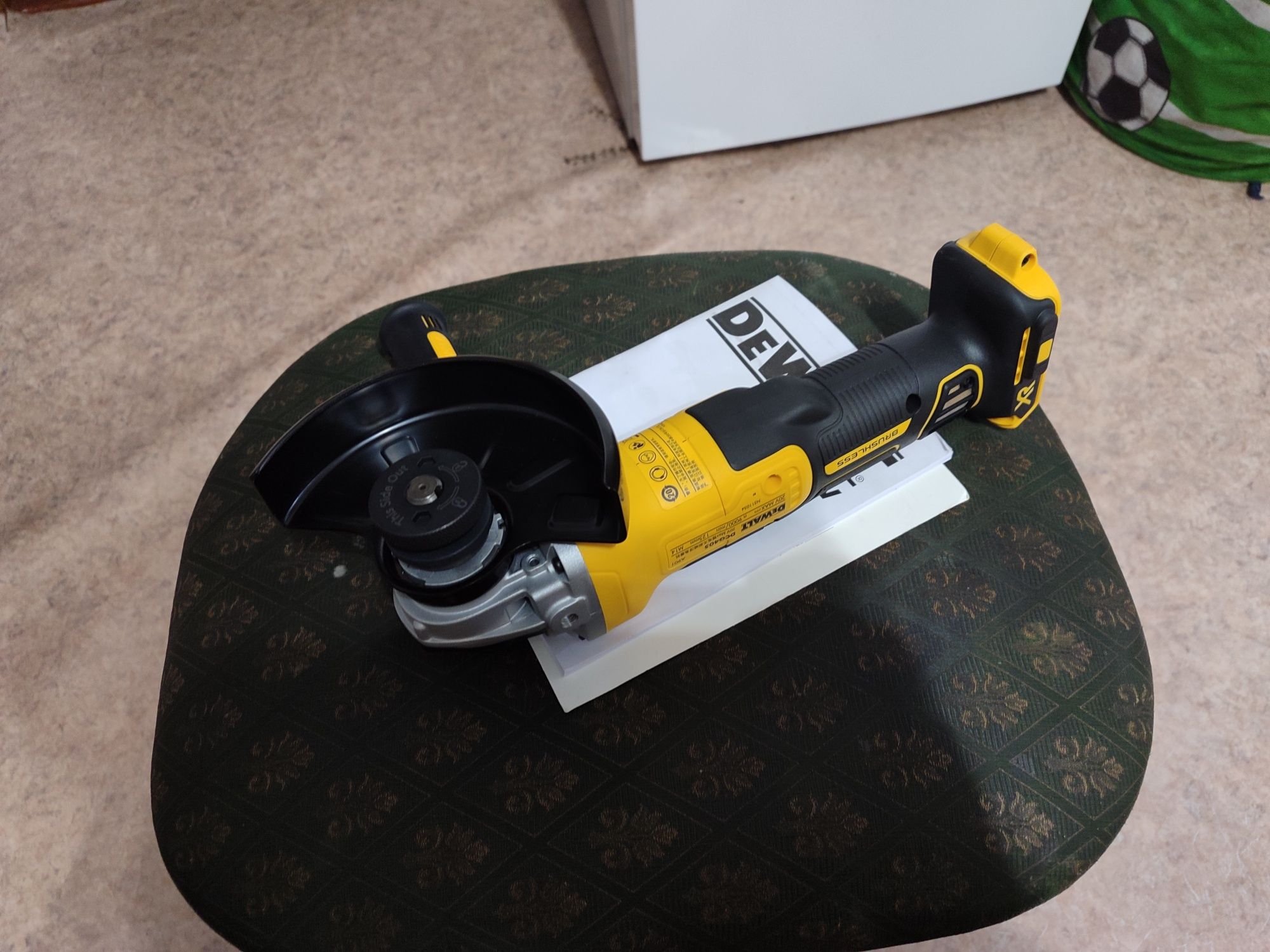 Болгарка Dewalt dcg 405