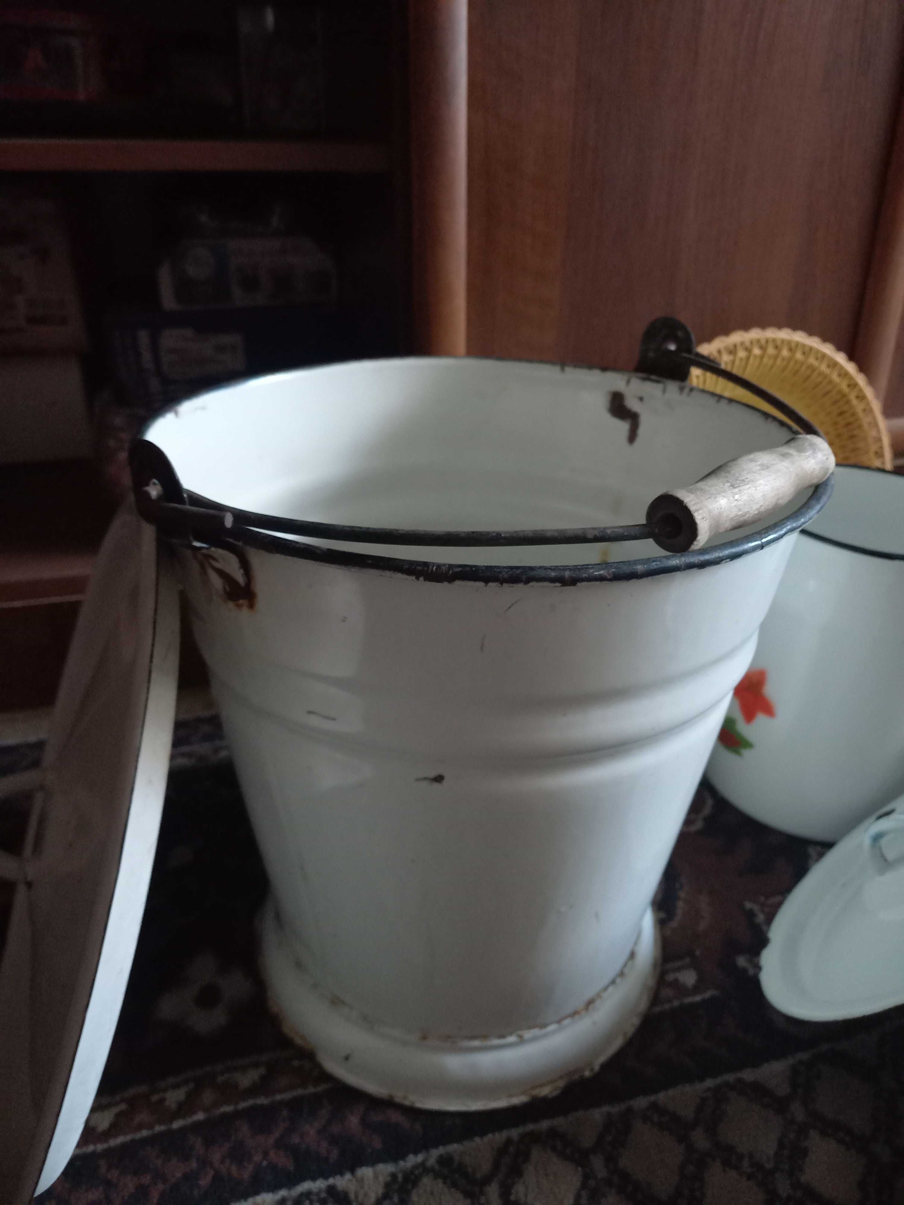 Продам сковороды, ведро, бидон, кастрюли, и много др б/у, недорого.