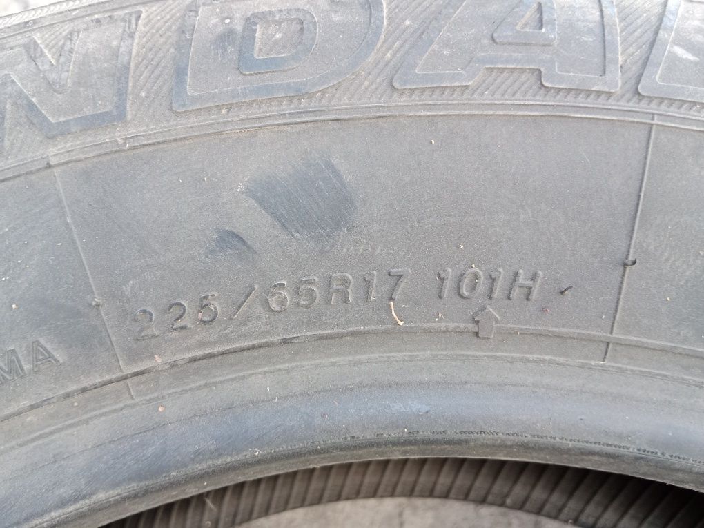 Yokohama 225/65 R17