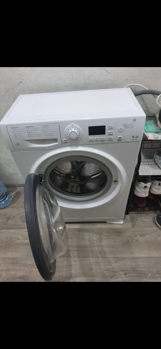 Продам стиральную машину  Ariston.