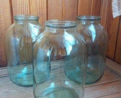 Продам банки             2 и 3 литровые