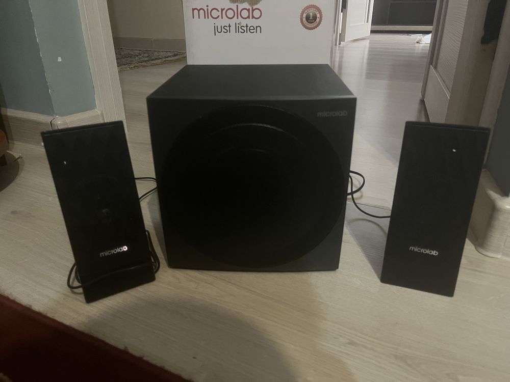 Продается колонки Microlab M-300