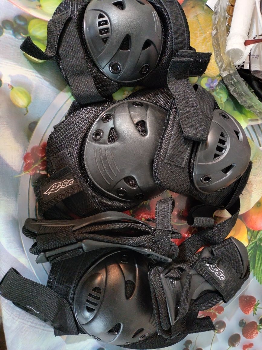 Ролики 37-40 продам. С экипировкой