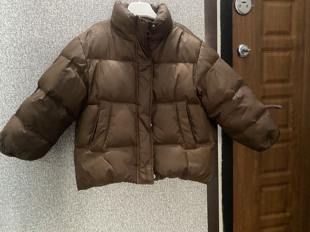 Продам дутую куртку zara