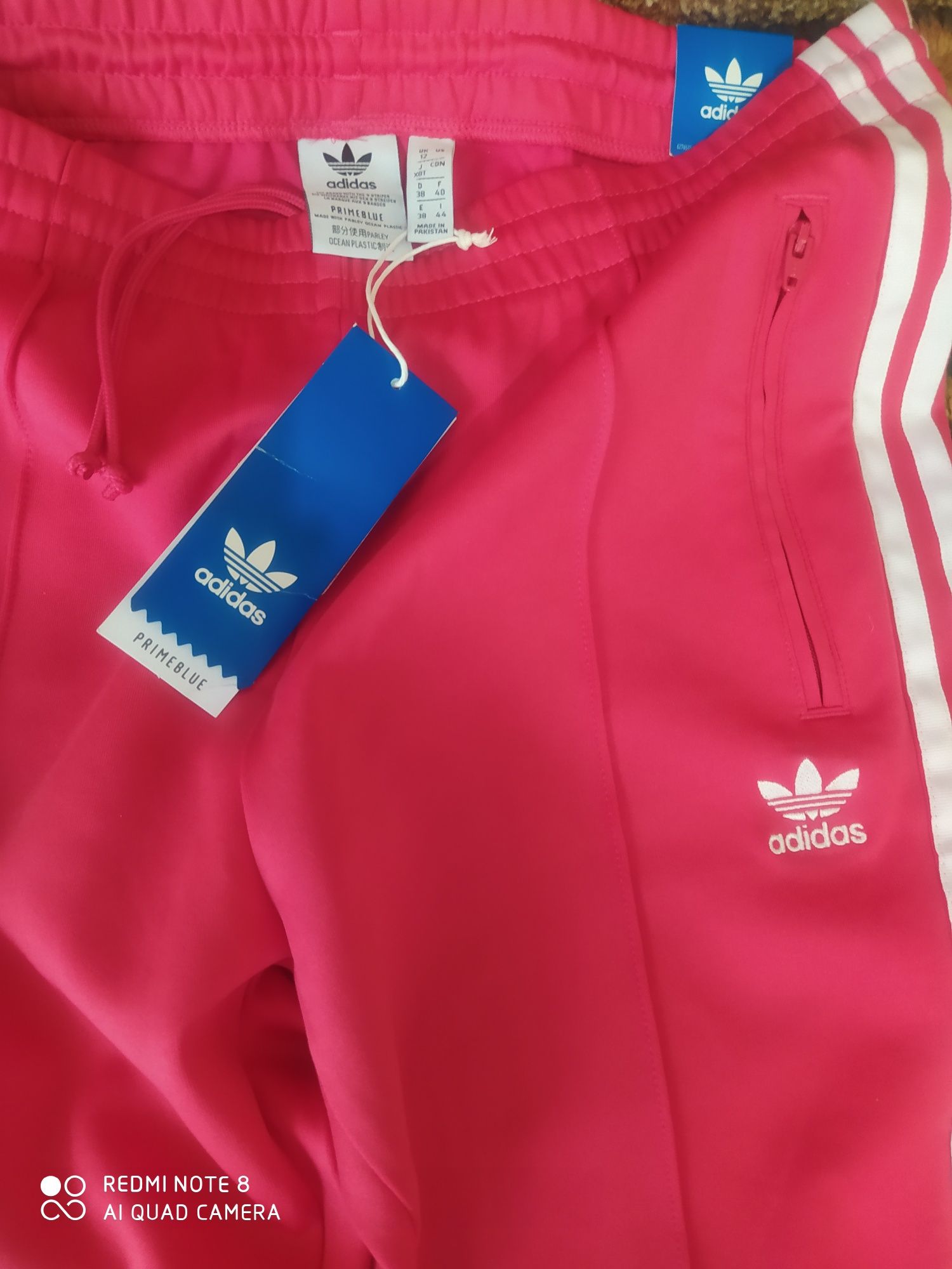 Брюки женские спортивные Adidas,р.46,оригинал,13000 тенге.НОВЫЕ.