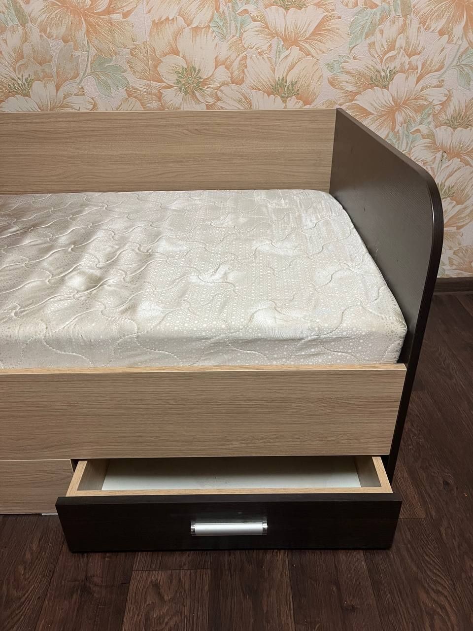 Трехъярусная кровать в
