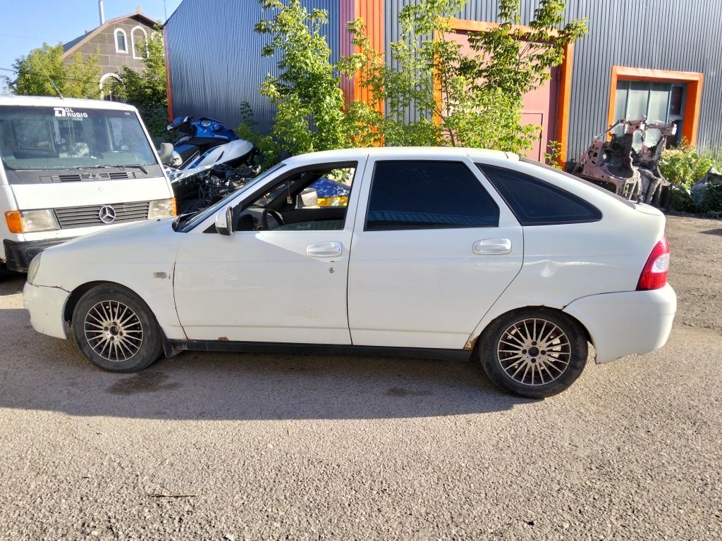 Продам Приору на полном ходу