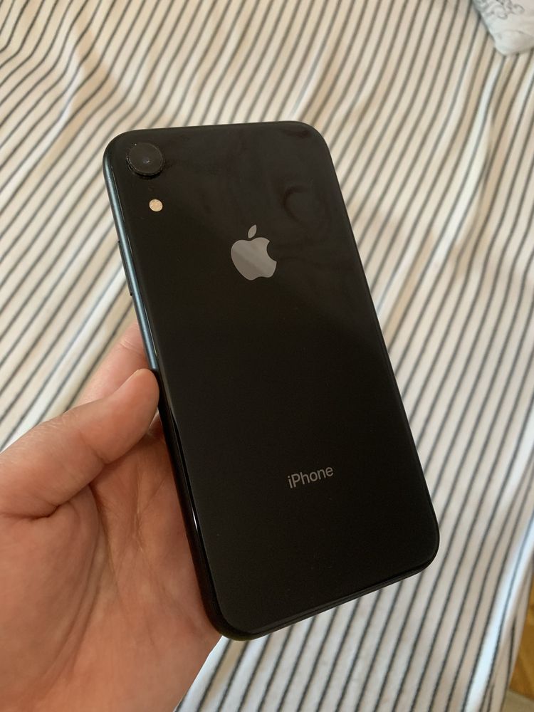 iPhone XR 64гб Apple