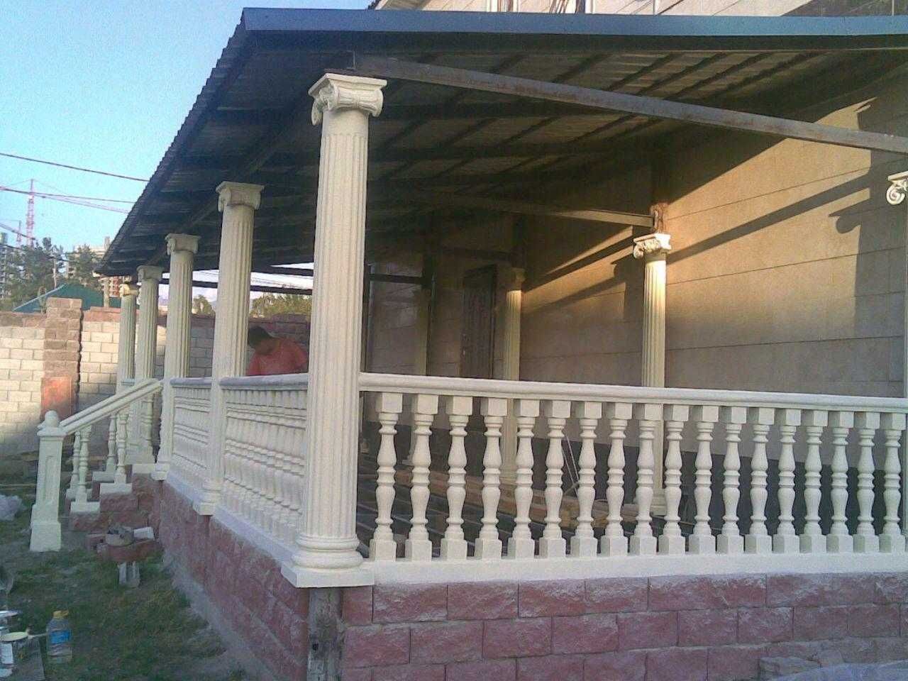 Бетонные балясины, вазоны, колонны, скульптуры, лев на постаменте