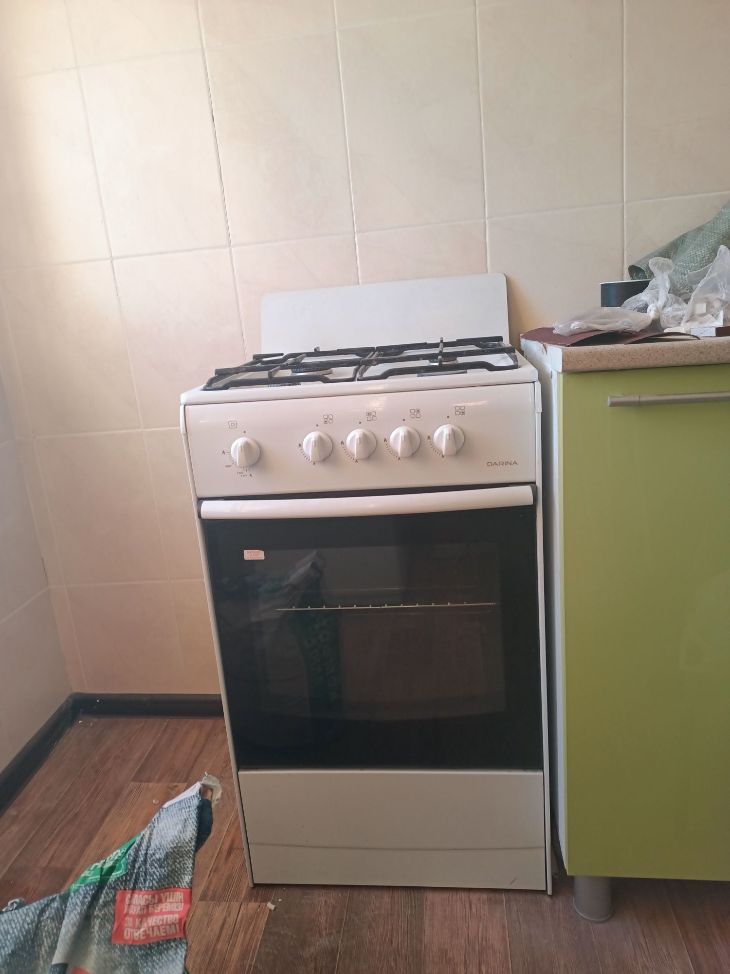 Газовая плита с духовкой