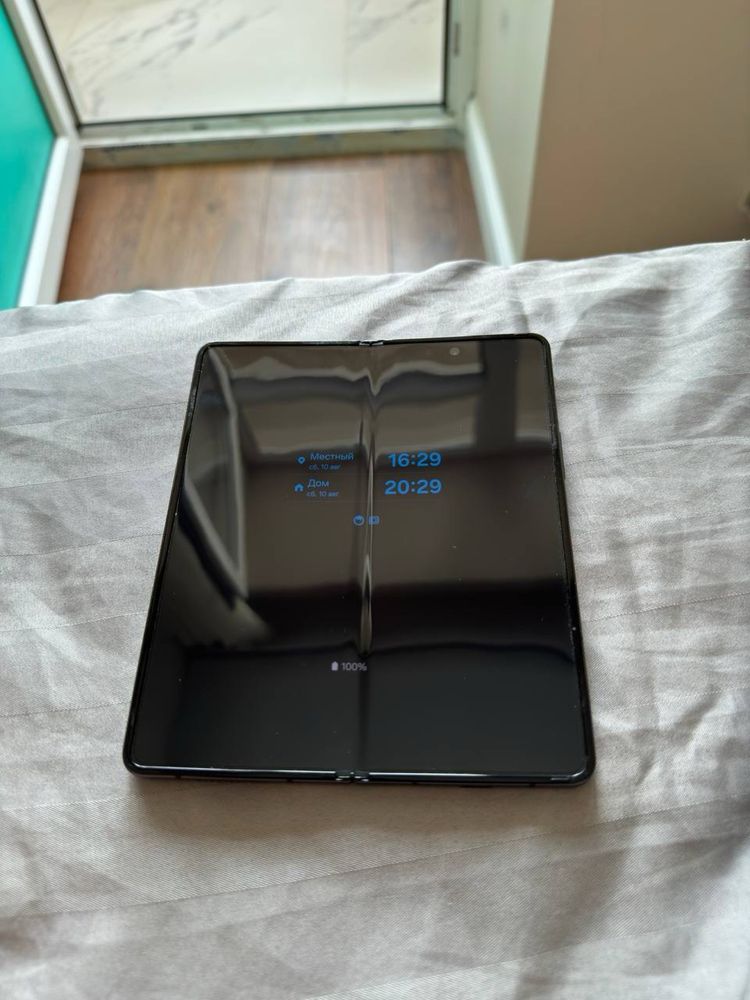 Продаю Samsung Fold 4