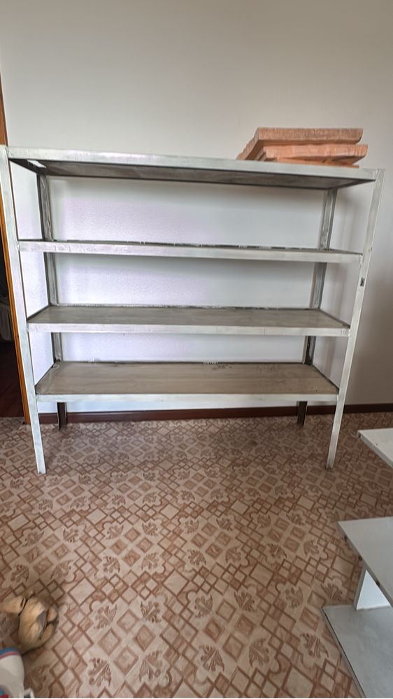 Стеллажи для магазин