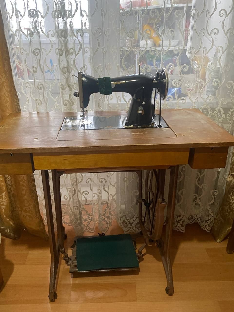 Продам швейную машину