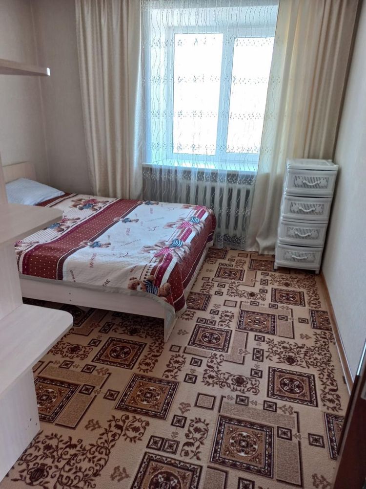 Продам кв 3-ех на 139 квартале возле 9 школы.  В квартире все остается