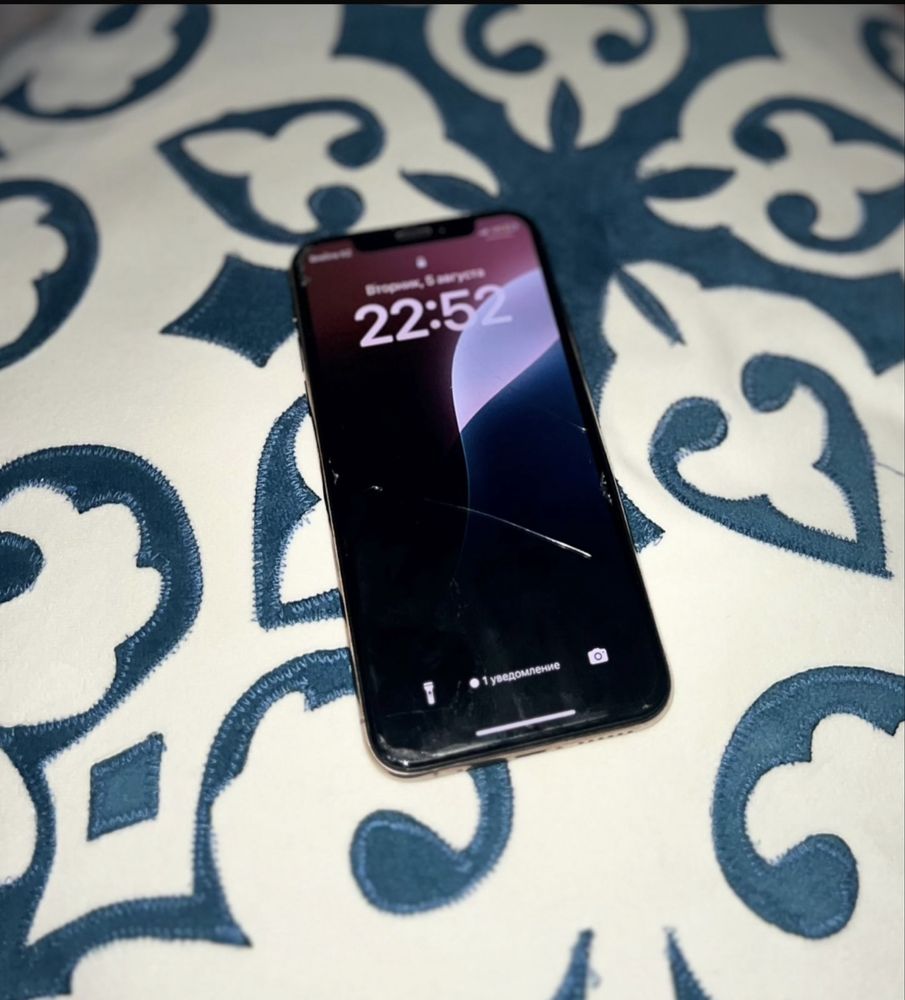 Iphone xs золотого цвета, без минусов