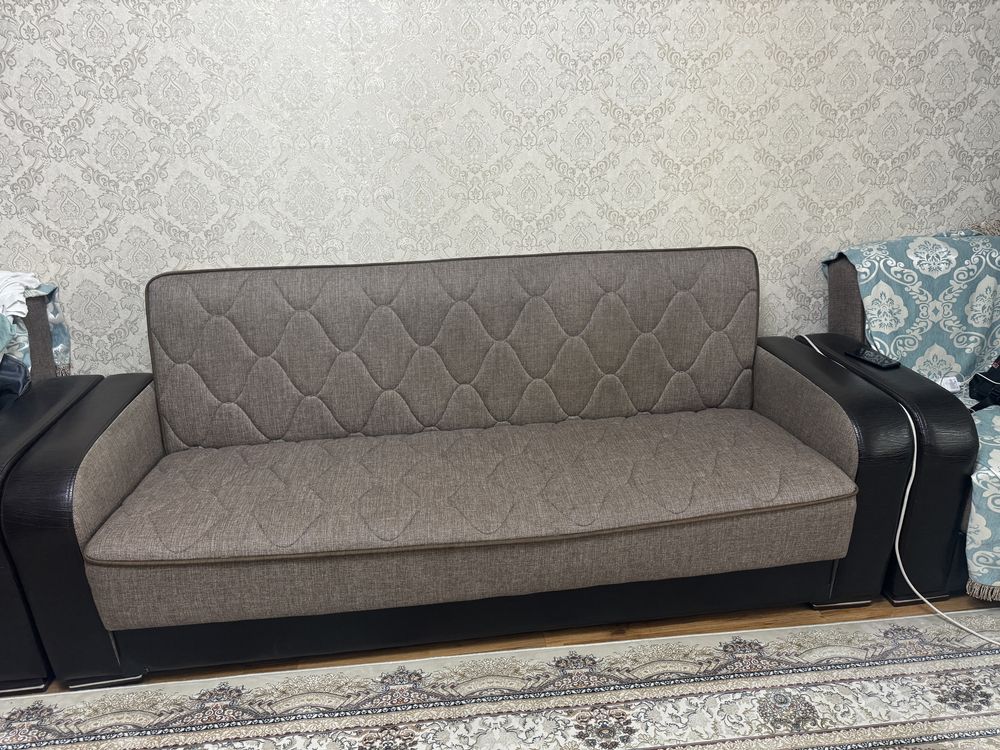 Продам диван с креслами